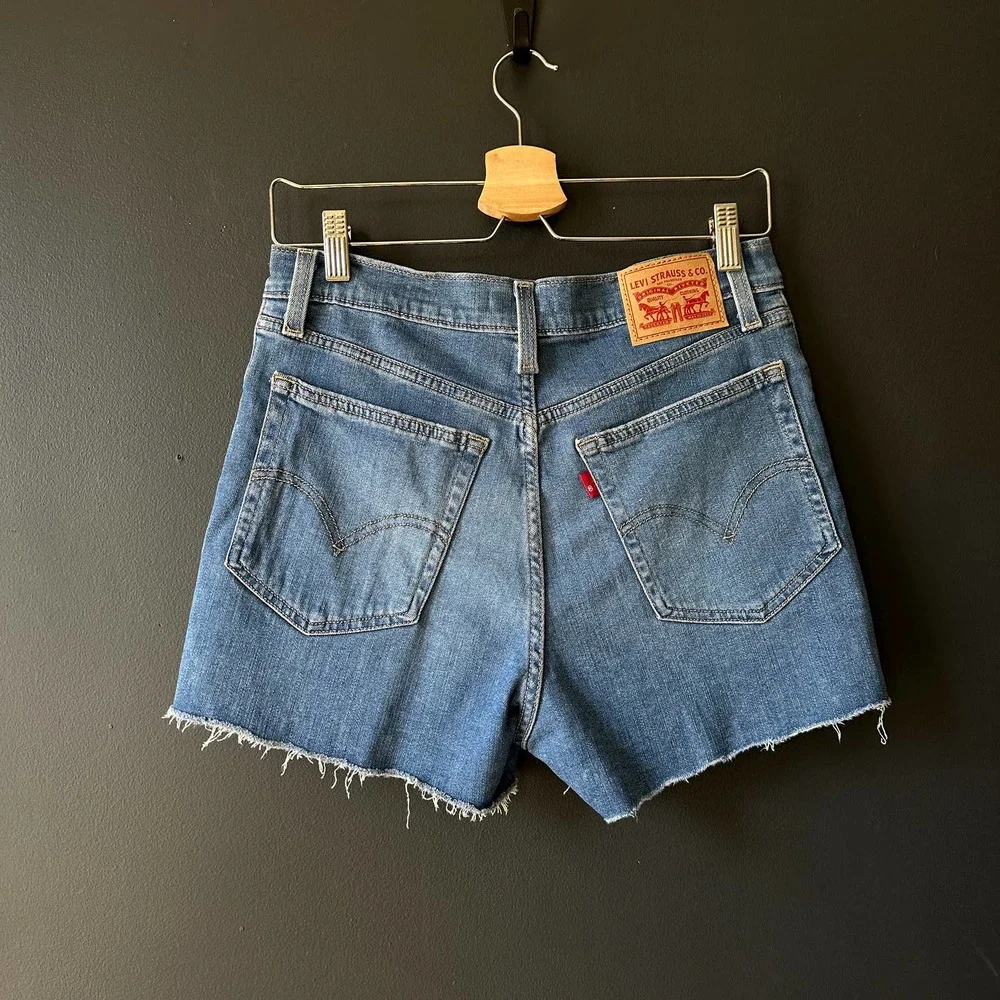 Levi's High Rise Shorts Blue Jean Short Distressed Size 29